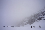 Gruppen im Nebel vor der Inneren Sommerwand